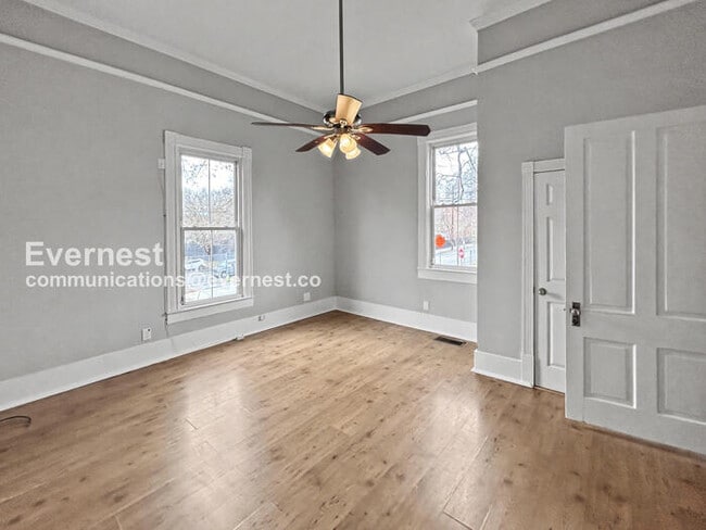 Building Photo - 2 Bed/2 Bath Home with Fenced Yard / Pet-Friendly / Available Now!