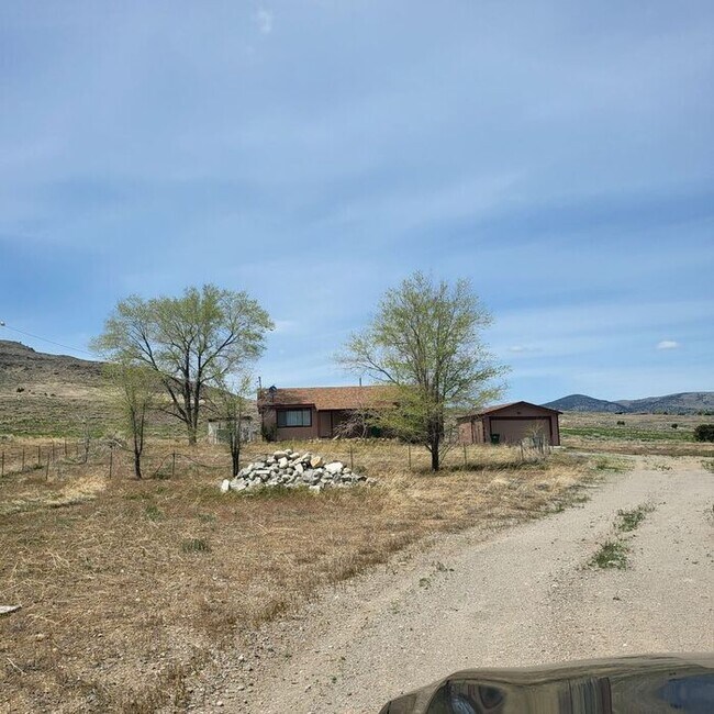 Building Photo - Rural Home on 80 acres horse property off ...