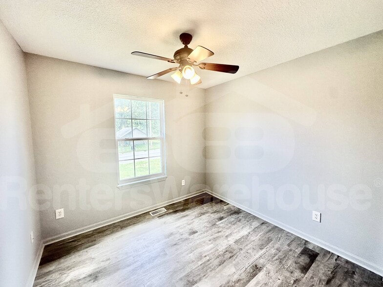 Building Photo - 2144 SE 6th St