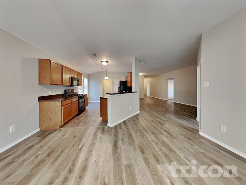 Building Photo - 1107 Longhorn Ln