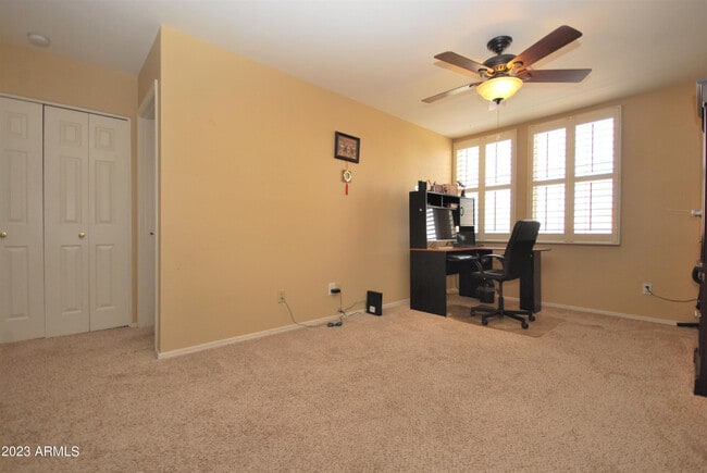Building Photo - 1227 E Glenhaven Dr