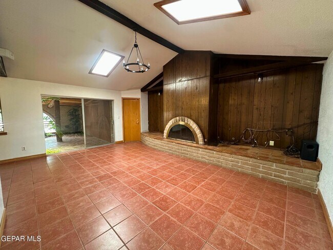 Building Photo - 1067 Villa Linda Way