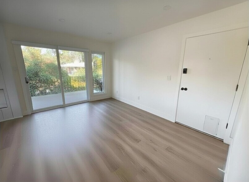 Building Photo - 1411 Casa Buena Dr