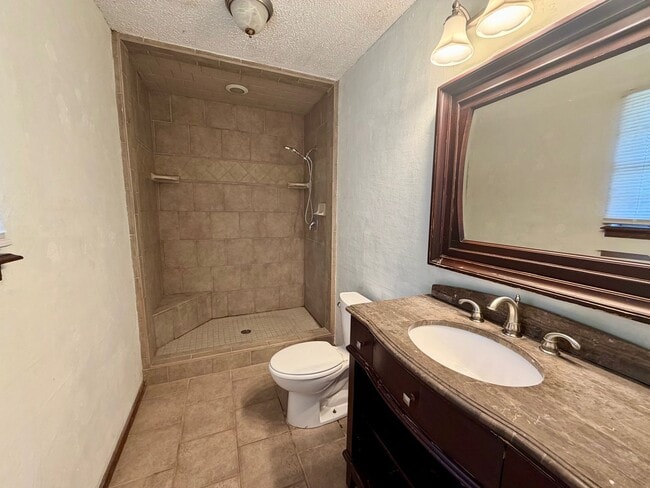 Building Photo - 15604 Gaddy Rd