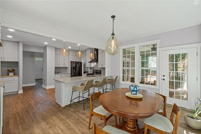 Building Photo - 135 Sable Pointe Dr