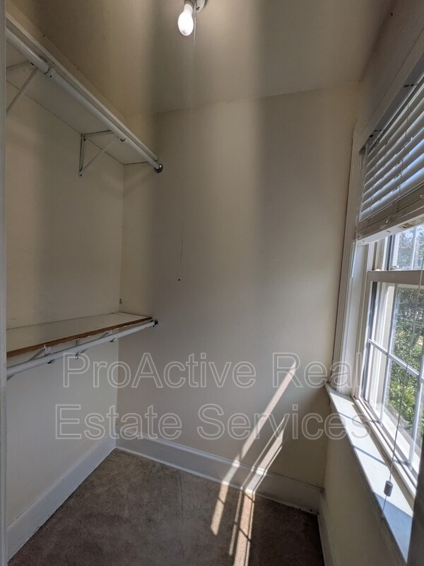 Building Photo - 1605 Hampton Blvd