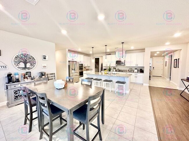 Building Photo - Welcome to your dream home, where modern elegance meets unparalleled convenience!