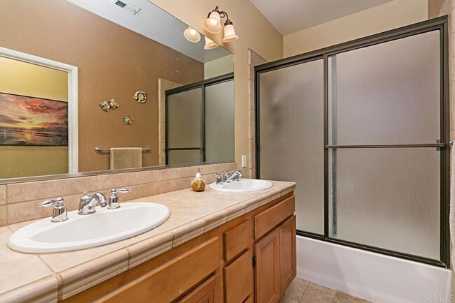 Building Photo - Charming and Bright Condo Available Soon!