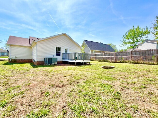 Building Photo - 1215 Marla Dr