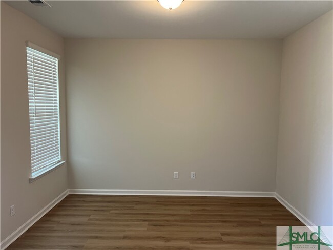 Building Photo - 112 Kenwood Cir