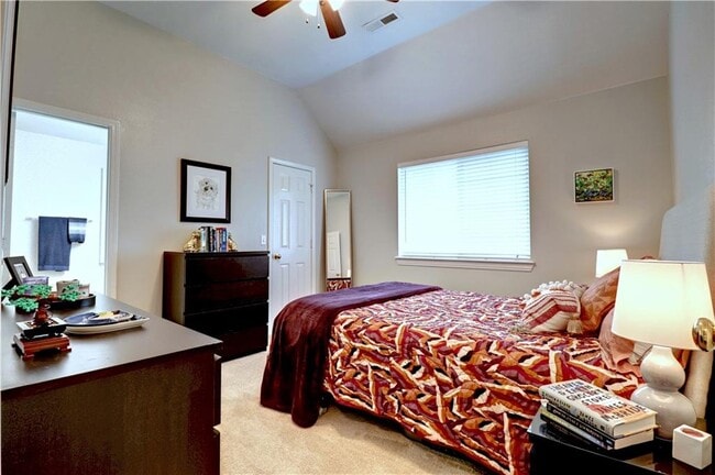 Building Photo - 5408 W Redbud St