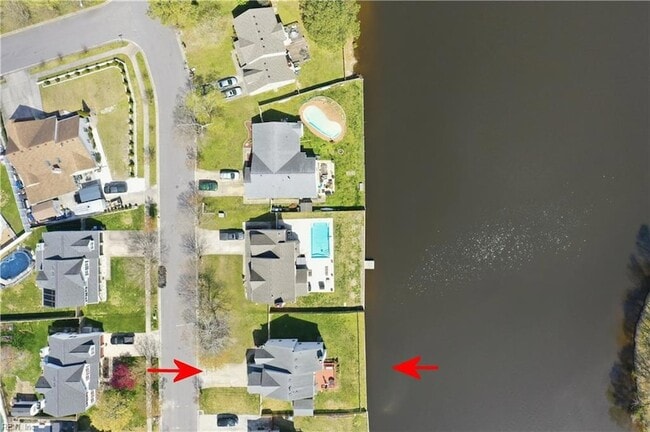 Building Photo - 1721 Chestwood Dr