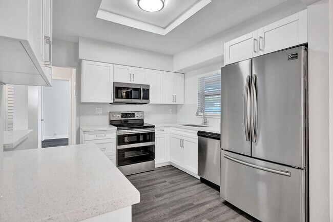 Building Photo - Beautiful 3 bedroom 2 bath Home in Miramar...