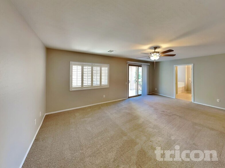 Building Photo - 10728 Khalua Ave