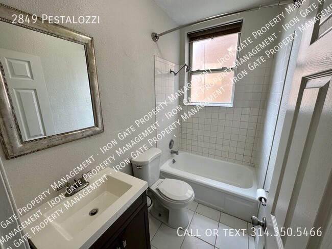 Building Photo - 2849 Pestalozzi-