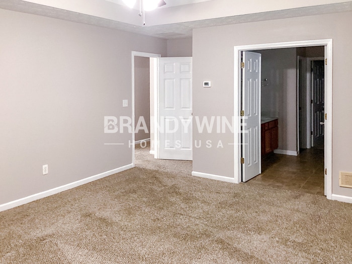 Building Photo - 215 Prince Edward Way