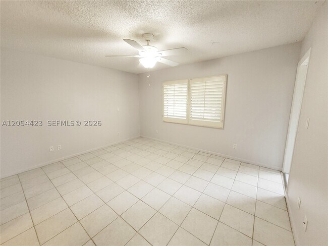Building Photo - 7523 Greenlake Dr