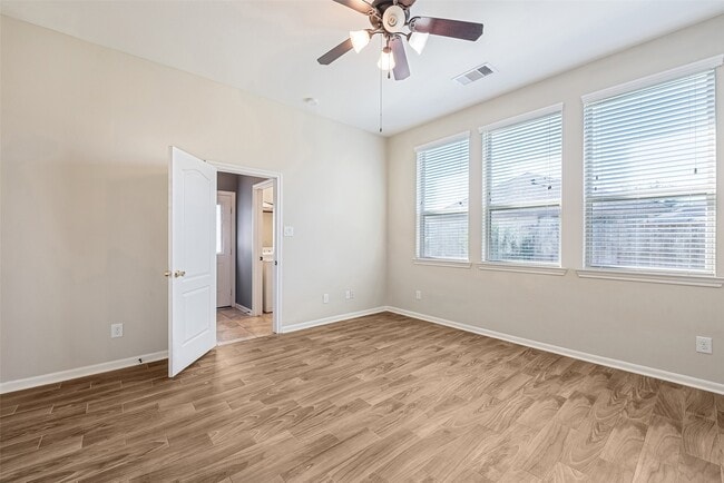 Building Photo - 204 Echo Brook Ln