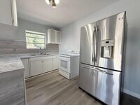 Building Photo - 1000 W Lakewood Rd