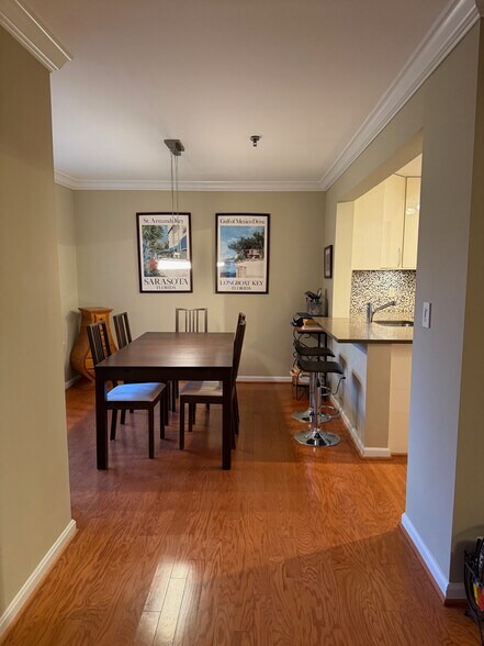 Dining Kitchen Bar - 5565 Seminary Rd