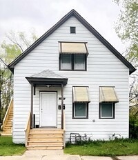 Building Photo - 14305 Irving Ave Unit 2