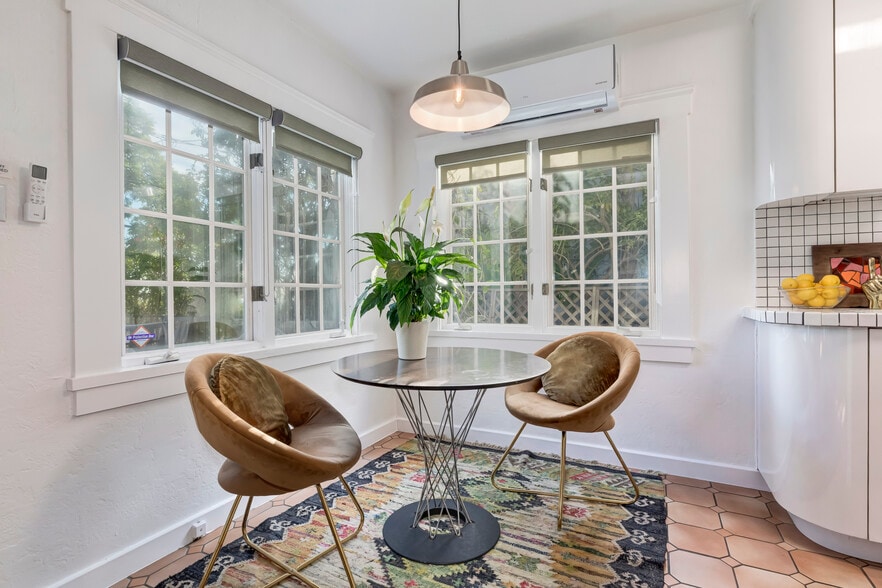 Building Photo - 2427 N Gower St