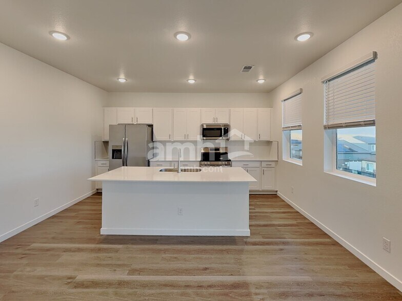 Building Photo - 26136 E Calhoun Pl