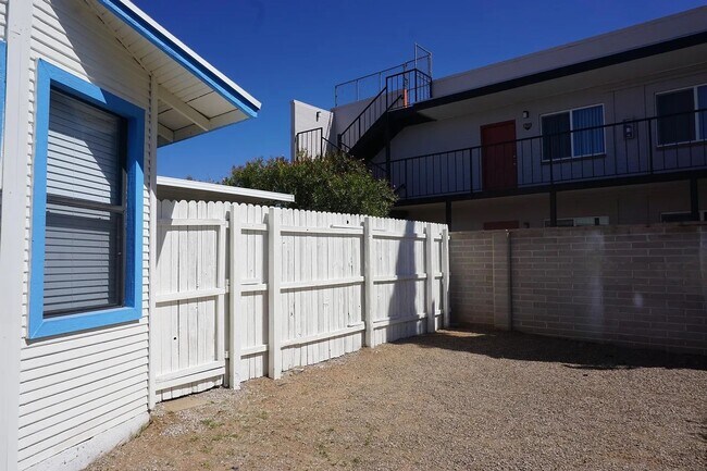 Building Photo - Pre- Leasing !