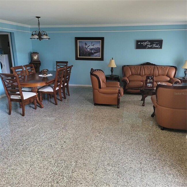 Building Photo - 4124 SW 33rd St