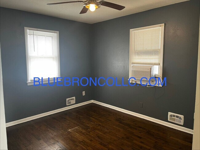 Building Photo - Completely redone gorgeous 1 bedroom 1 bath