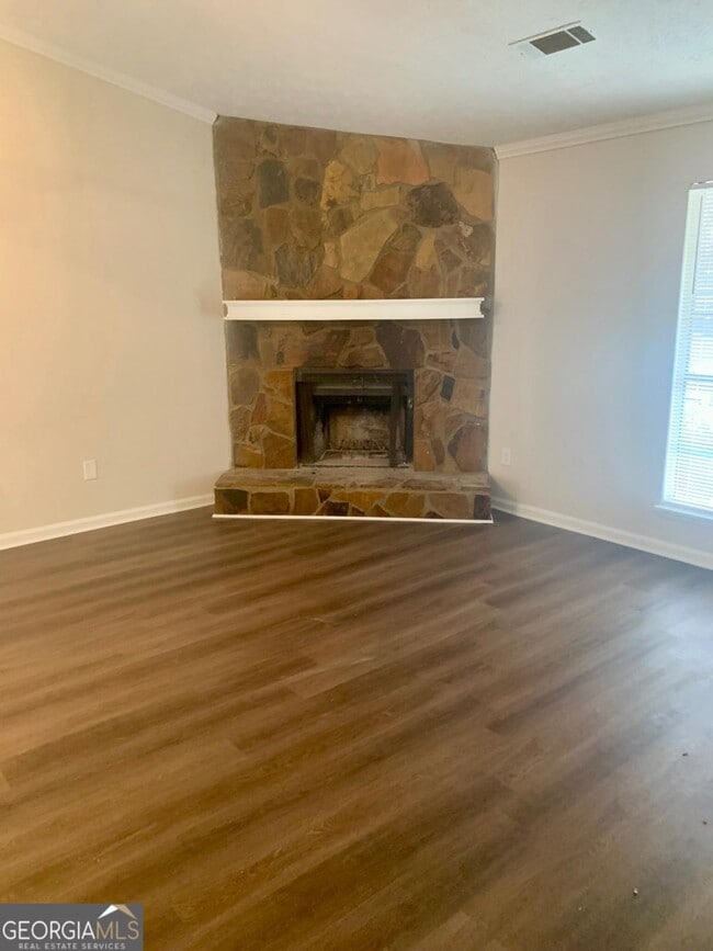 Building Photo - 5663 St Thomas Dr