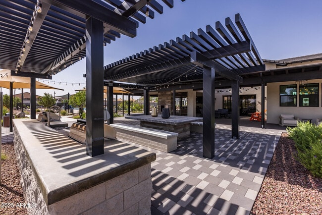 Building Photo - 36810 N Camarillo Dr