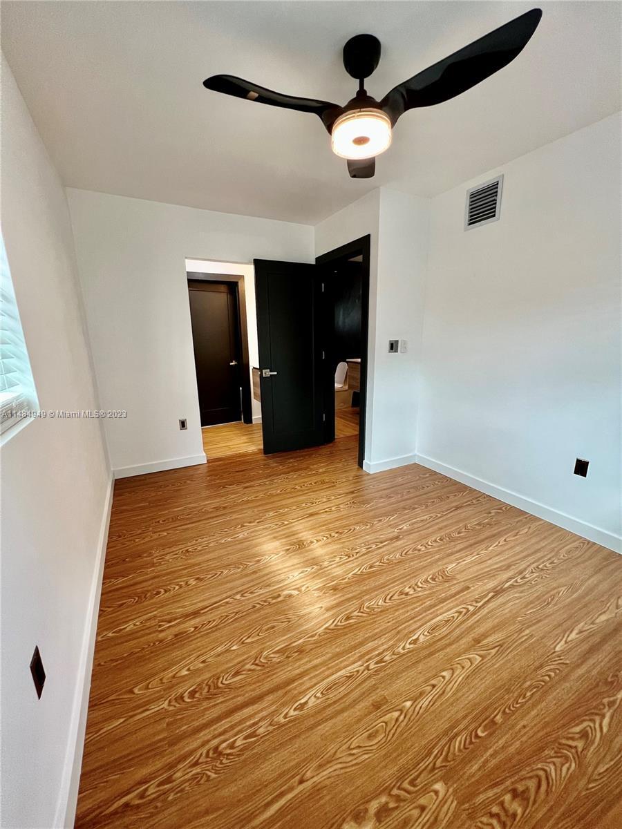 Building Photo - 1720 NW 68th Ter