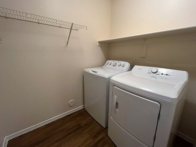 Building Photo - 4 Bedroom + Den Home in the Cameron Ranch ...