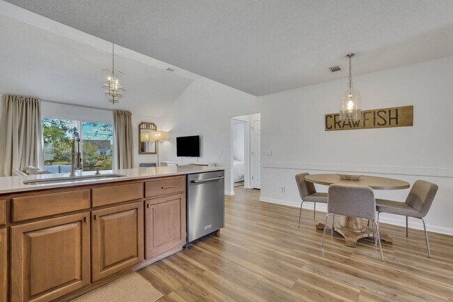 Building Photo - 142 West Tisbury Lane