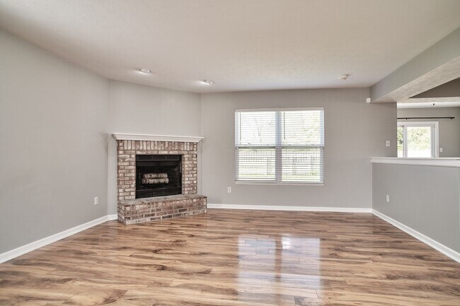 Building Photo - For Rent-4BDRM, 2.5BA Home in Ashwood