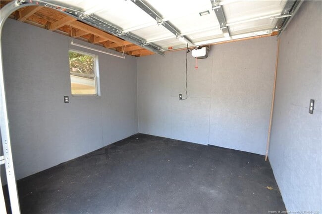 Building Photo - 5909 Royal Coach Ct