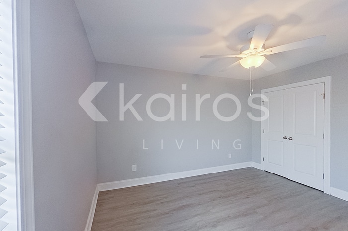 Building Photo - 3705 Oak Leaf Wy