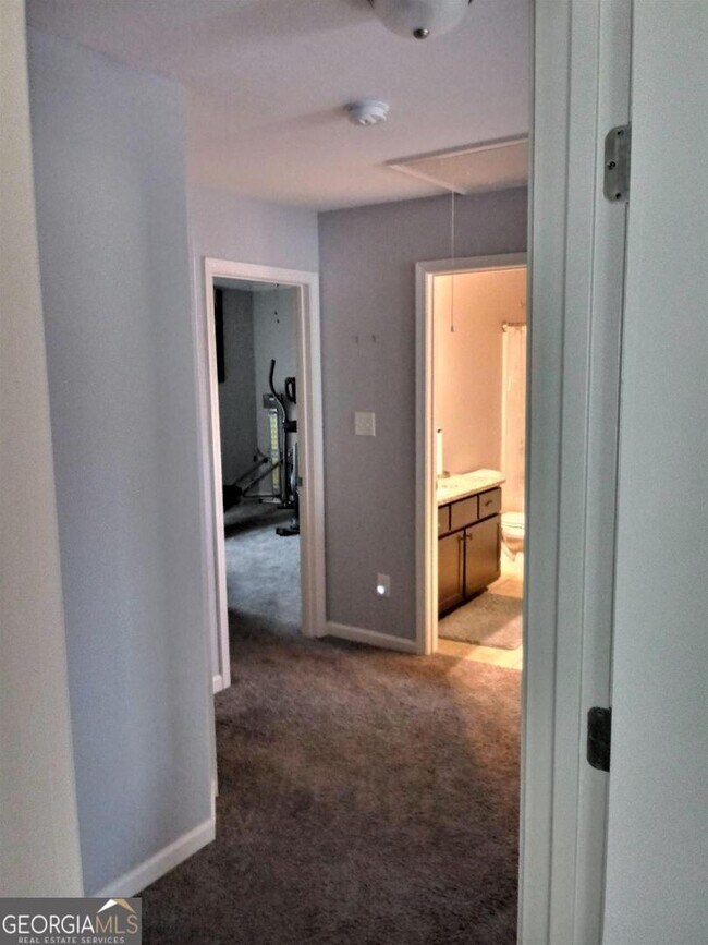 Building Photo - 201 Cliffhaven Cir