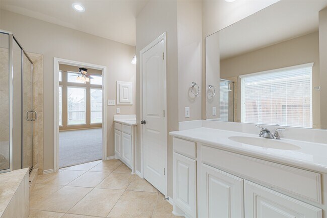 Building Photo - 2614 Misty Laurel Ct