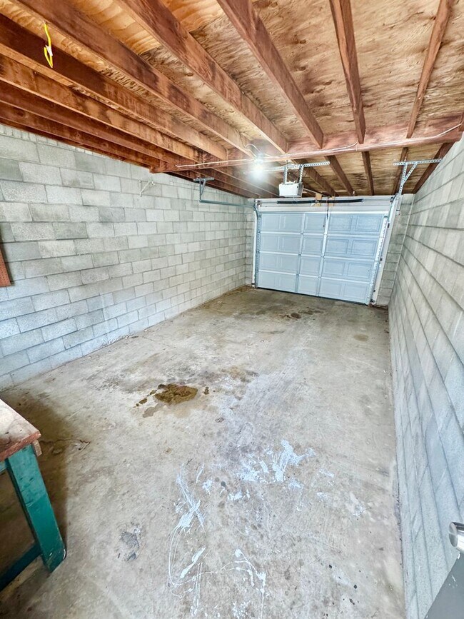 Building Photo - 1410 W Turner St