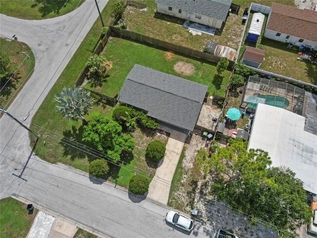 Building Photo - 3202 W Rogers Ave