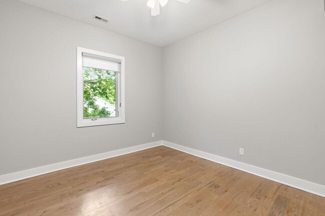 Building Photo - Walkable Luxury in Edgehill