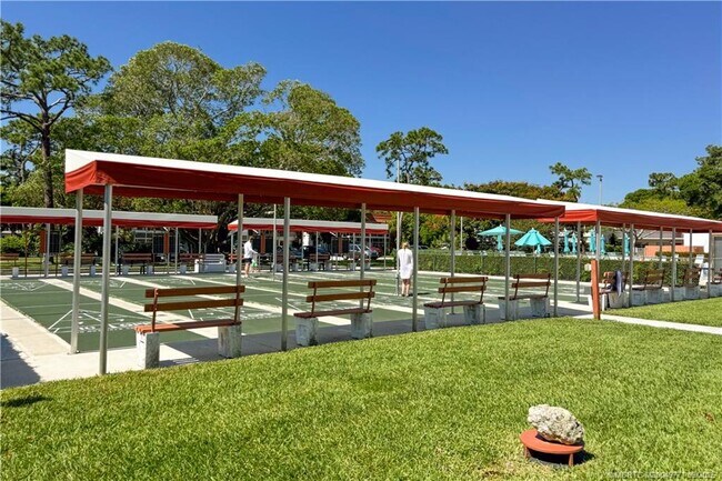 Building Photo - 2600 SE Ocean Blvd