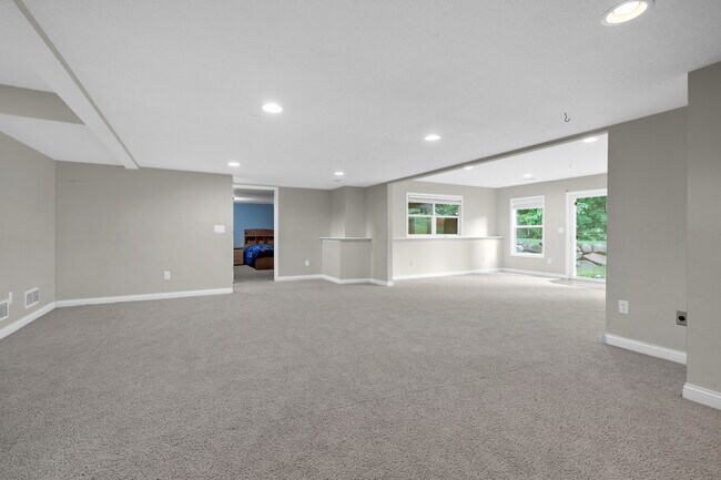 Building Photo - 7647 Texas Heights Ave