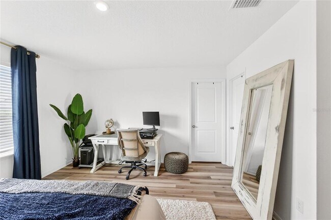 Building Photo - 10718 Ironwood Tree Wy