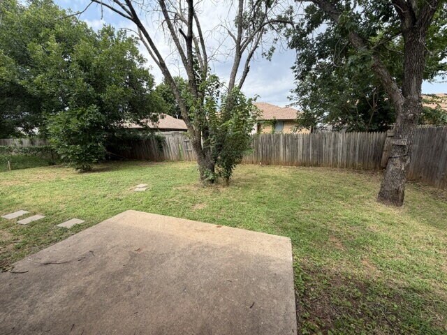 Building Photo - Midwest City- 3 Bed, 2 Bath