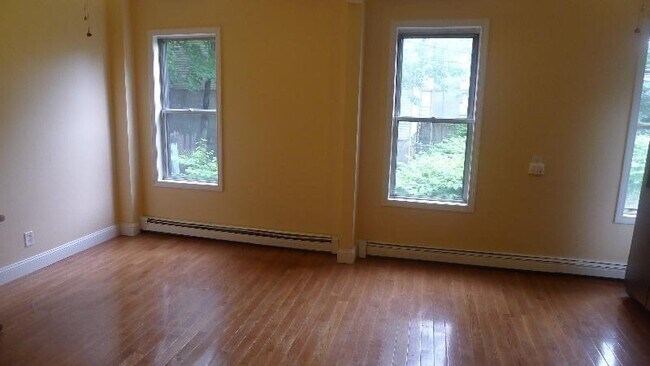 Building Photo - 63 I St
