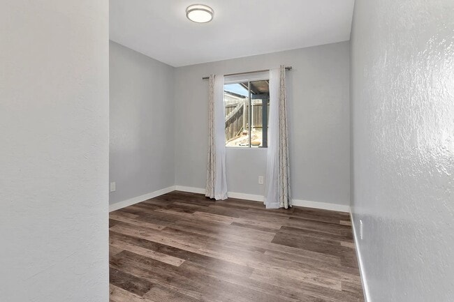 Building Photo - 10231 Empress Ave