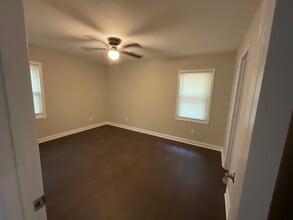 Building Photo - 5425 Herndon Blvd